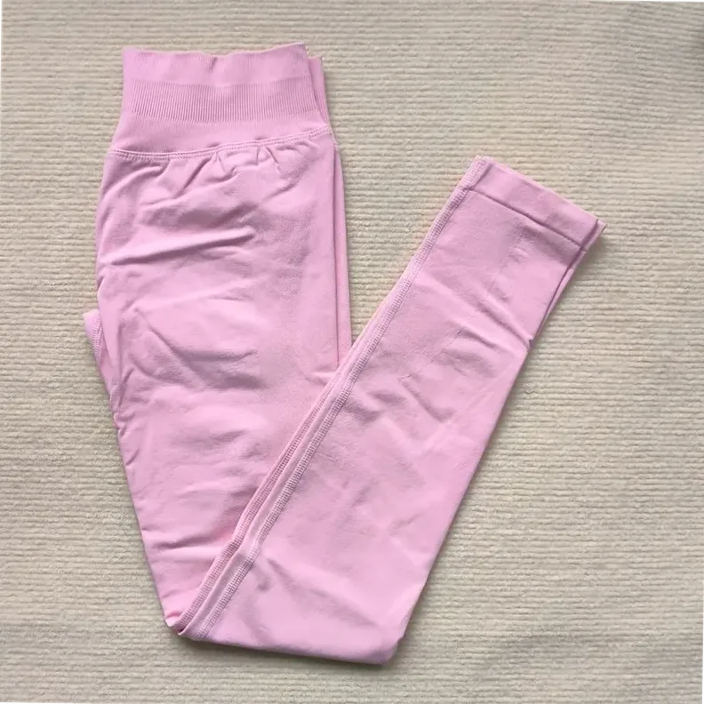 collant-de-sport-gainant-sans-couture-rehausseur