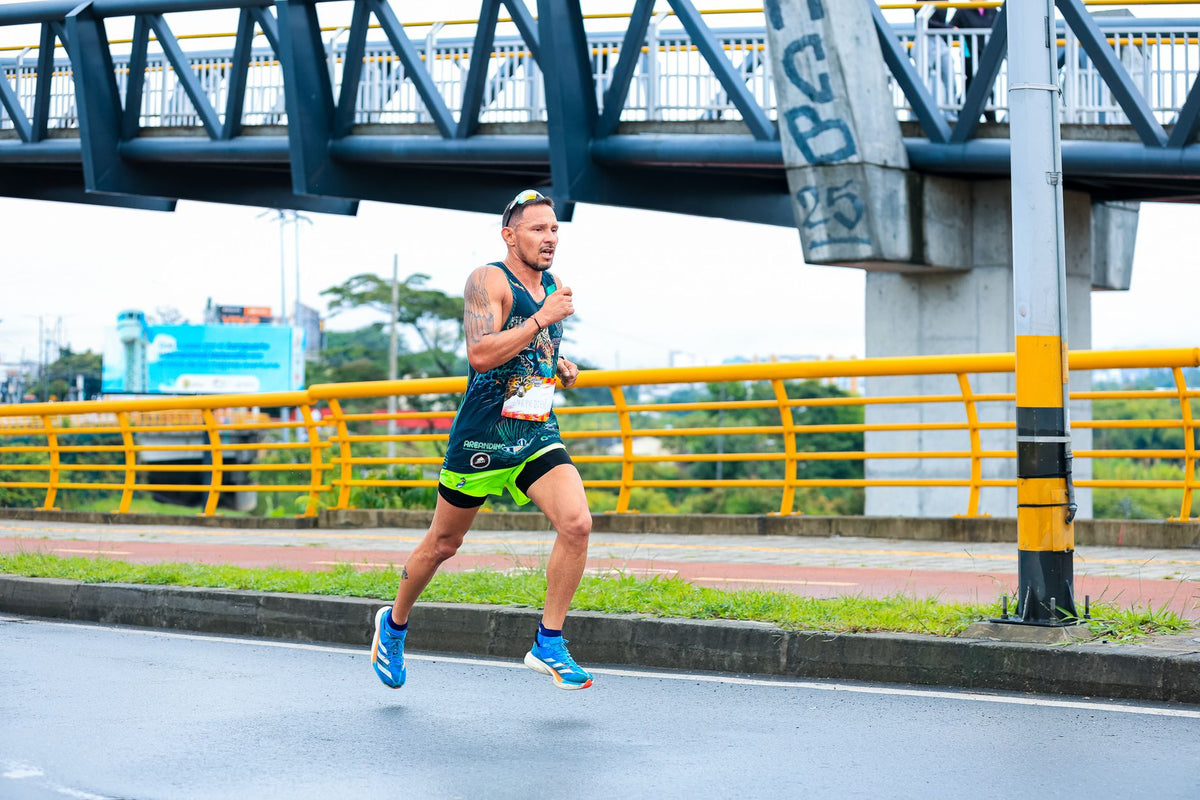 runner bright daylight energetic — photo CRISTIAN CAMILO  ESTRADA via Pexels
